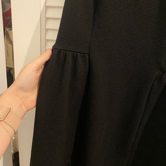 Black Textured Soprano Dress - Picture 3 of 3